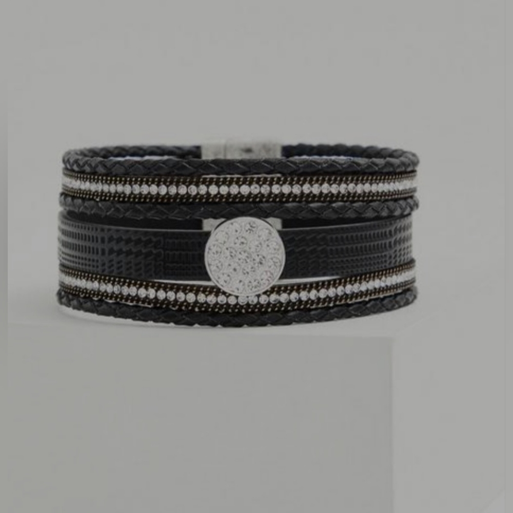 TORRID☆Black Faux Leather & Rhinestone Magnetic Bracelet - Picture 2 of 6
